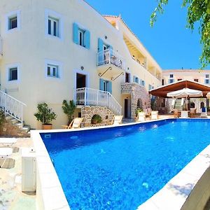 Kastro Hotel